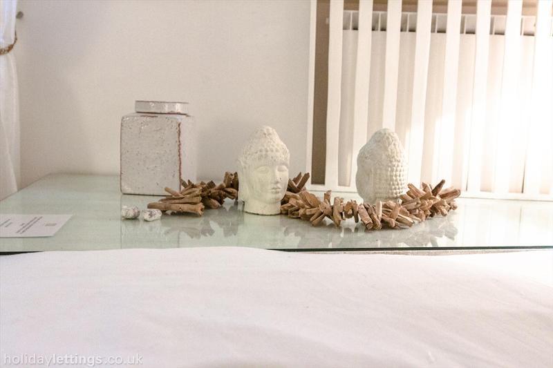 Natural Pantheon Apartment
